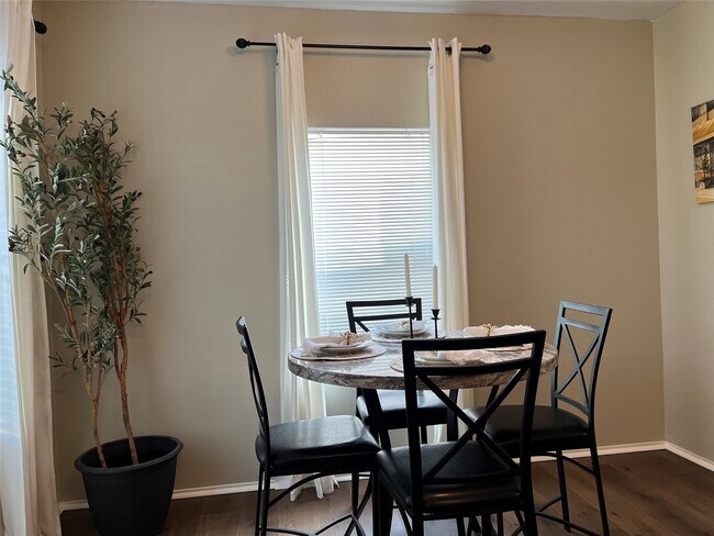 Building Photo - 18826 Sandelford Dr