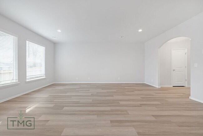 Building Photo - 3/2.5/2 Home in Historic Neighborhood | MOVE IN SPECIAL!