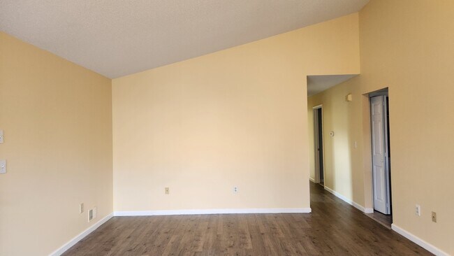 Family room - 1200 Hillside Ave