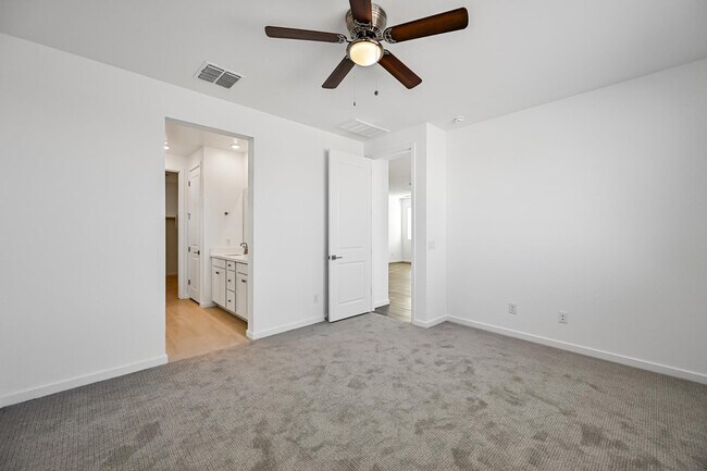 Building Photo - 25244 W Wayland Dr