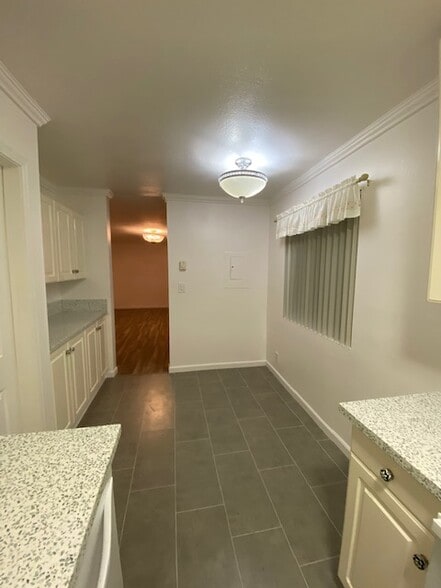 Building Photo - 2308 Schader Dr