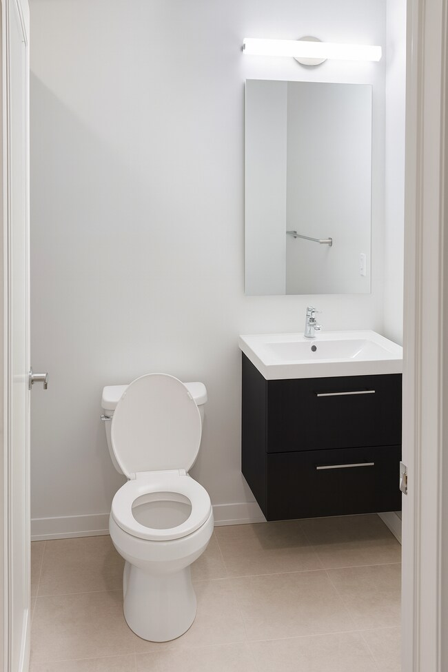 Building Photo - 403 Piccadilly Pl