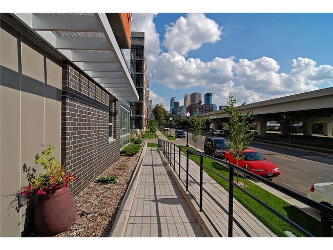 Building Photo - 730 N 4th St