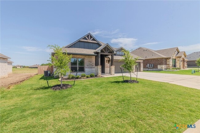 Primary Photo - 711 Saddlehorn Dr