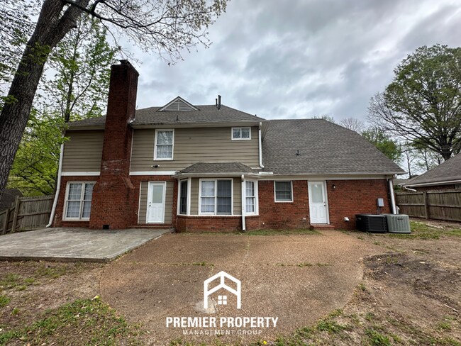 Building Photo - Stunning 4BR Cordova Home | Chef's Kitchen with Island, Formal Dining & Fireplace