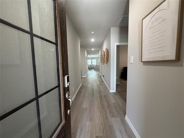 Building Photo - 706 Easthill Dr