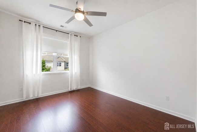 Building Photo - 133 Savoth Ln