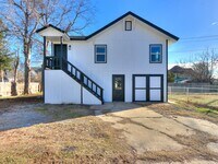 Building Photo - 615 N Kickapoo Ave