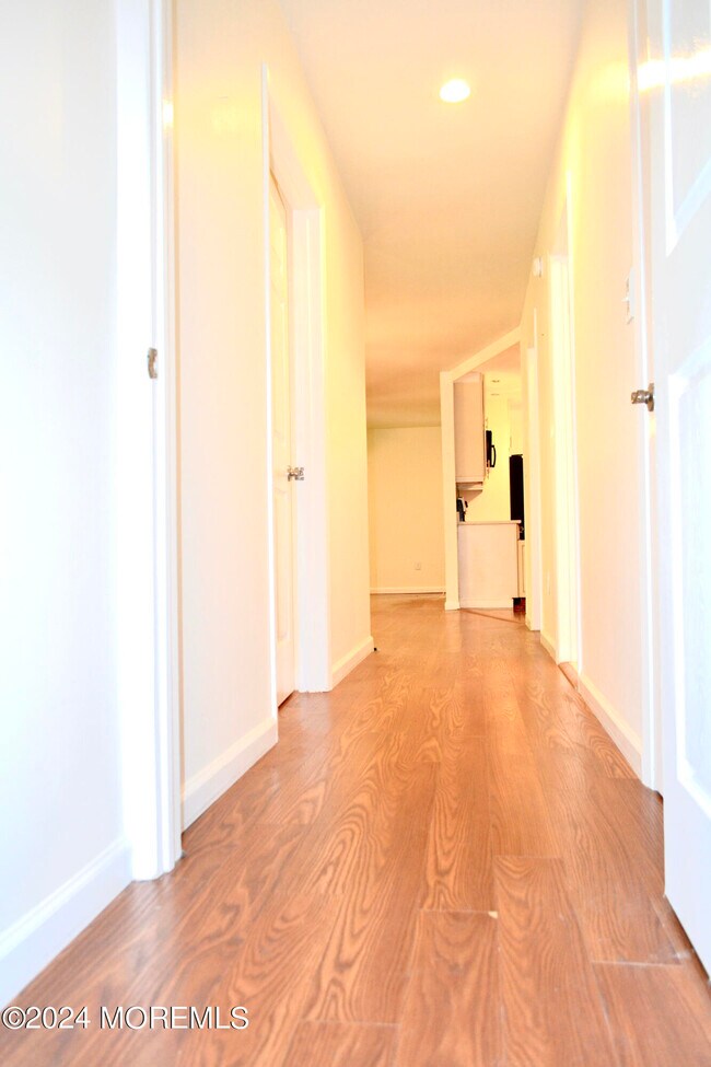 Building Photo - 30 Meadow Green Cir