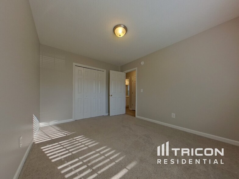 Building Photo - 216 Turtle Creek Dr