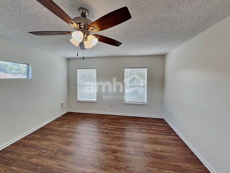 Building Photo - 10959 Darlington Oak Ct