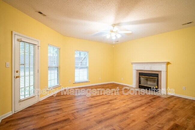 Building Photo - 216 Horseshoe Bend N