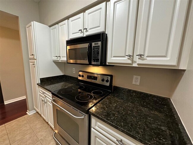 Building Photo - 1910 E Palm Ave