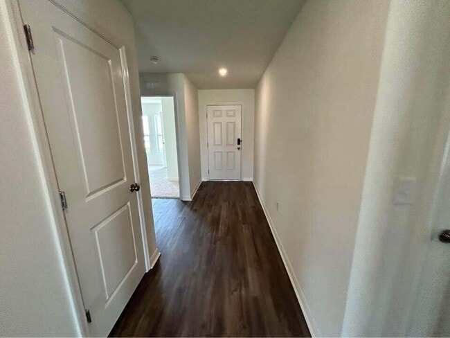 Building Photo - 1256 Stone Ridge Cir