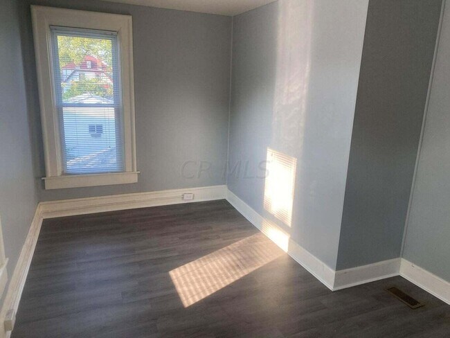 Building Photo - 484 E Columbus St