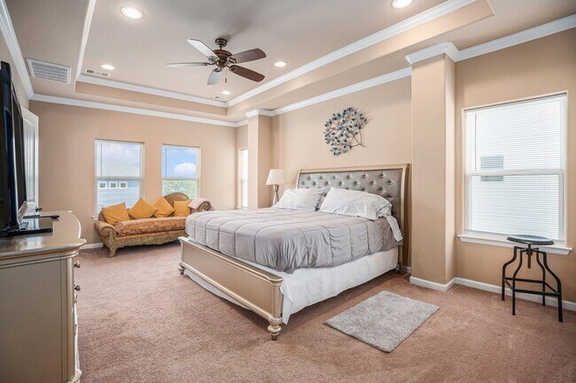 Building Photo - 1333 N Meyer Ave