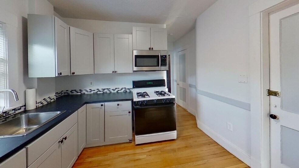 Building Photo - 48 Chubbuck St