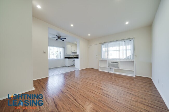 Building Photo - 1325 N Harvard Blvd