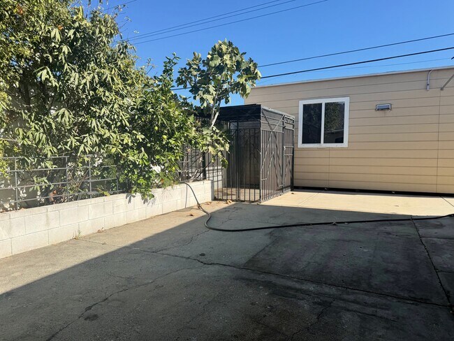 Building Photo - 2516 Fernley Dr