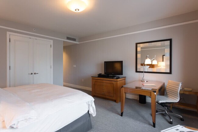 Building Photo - 1441 Brickell Ave