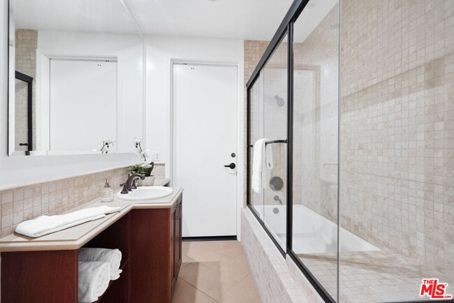 Building Photo - 420 S Hamel Rd