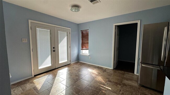 Building Photo - 13105 Lofton Cliff Dr