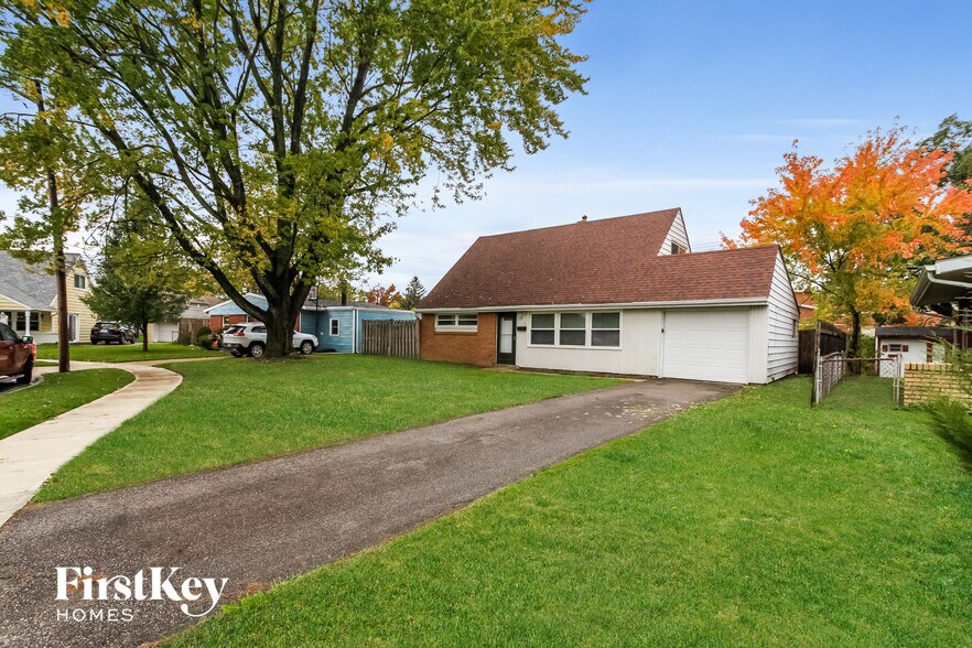 Building Photo - 3704 Homecomer Dr