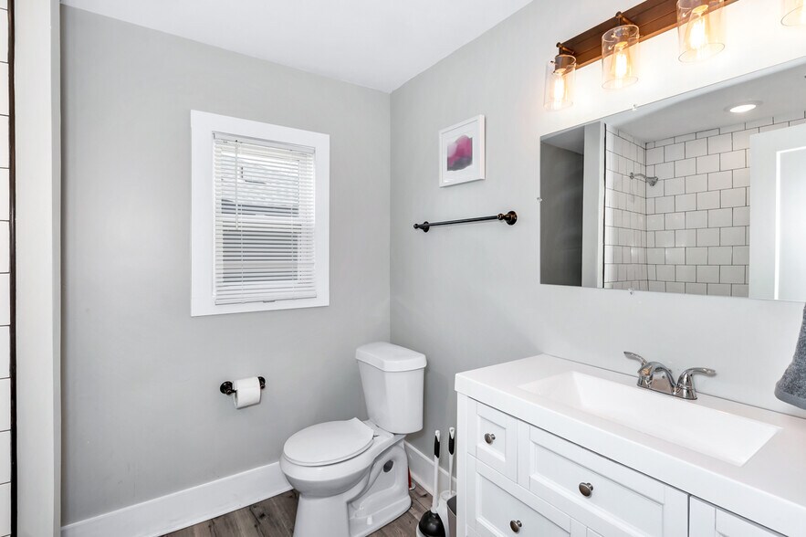 Building Photo - 2602 Holmes Ave NW