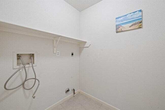 Building Photo - 17023 Enchanted Cir W