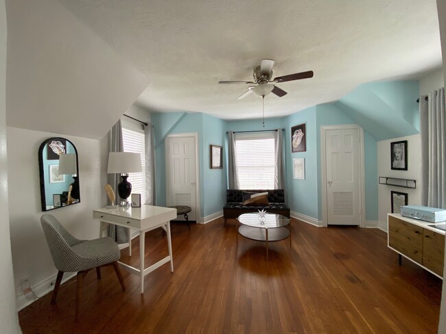 Building Photo - 693 N 23rd St