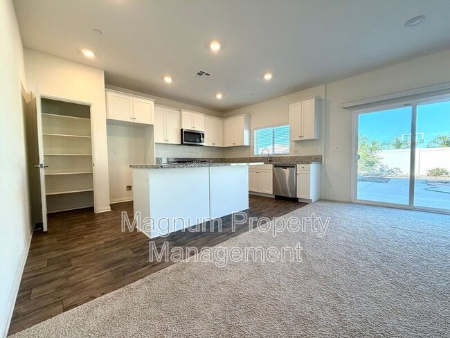 Building Photo - 26564 Rosebay Way