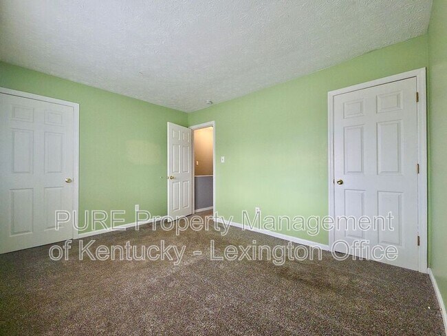 Building Photo - 305 Lake St