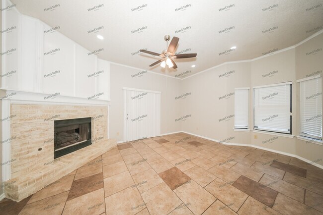 Building Photo - 2133 Lonnie Ln