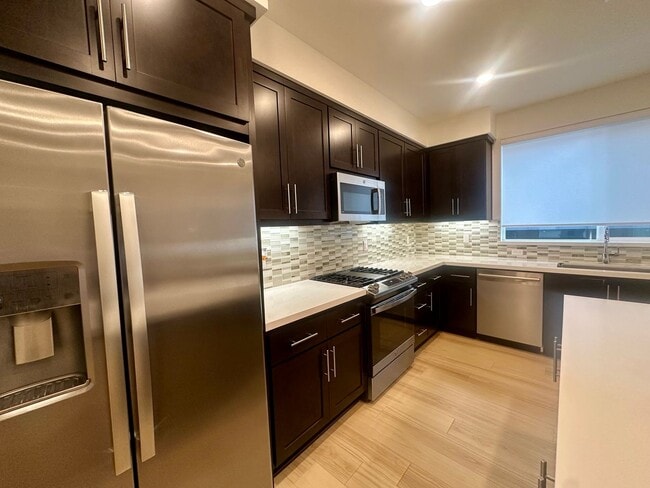 Building Photo - Bright 4 Bedroom 3 bath in FREMONT!