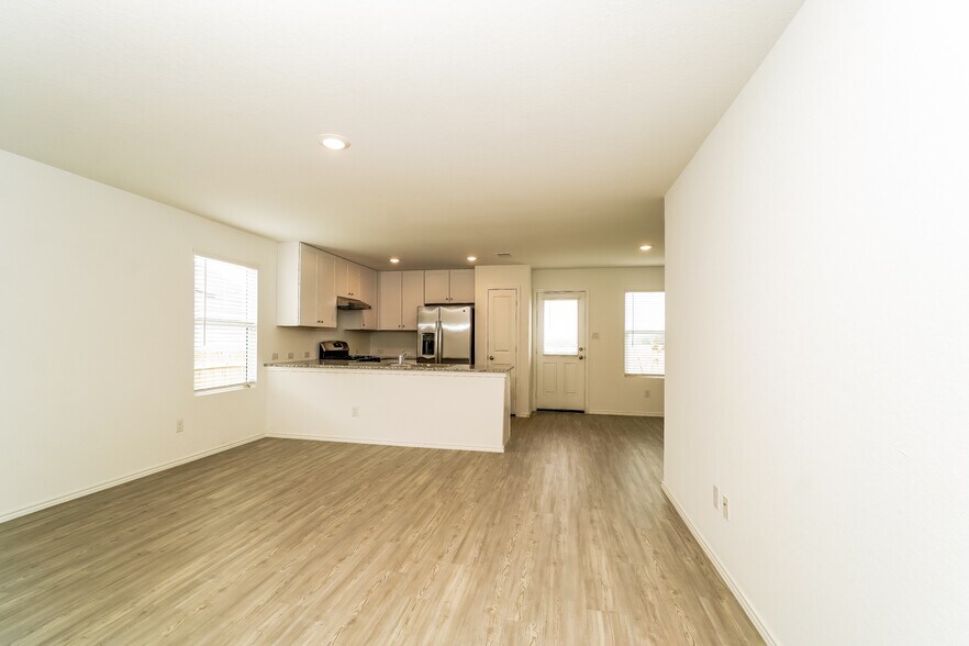 Building Photo - 5931 Sunset Song Ln