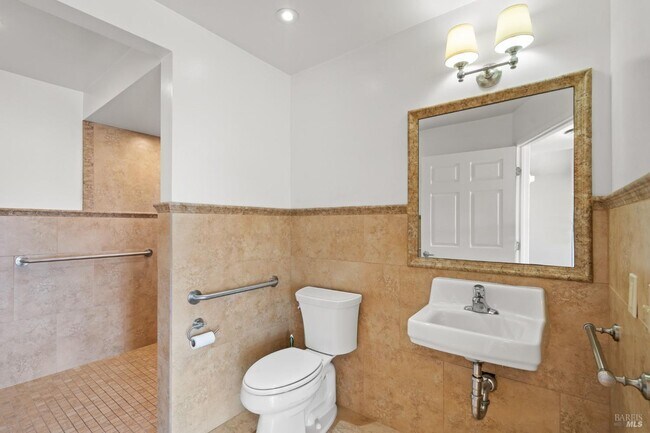 Building Photo - 45 Wimbledon Way