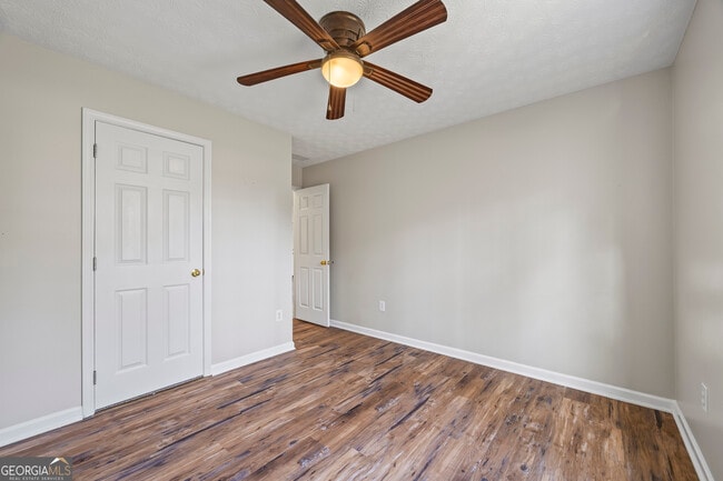 Building Photo - 156 Azalea Dr