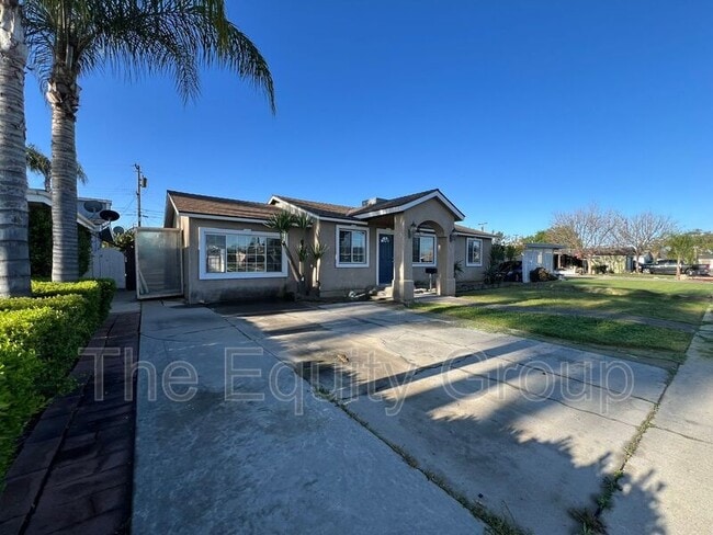 Building Photo - 786 E North Way