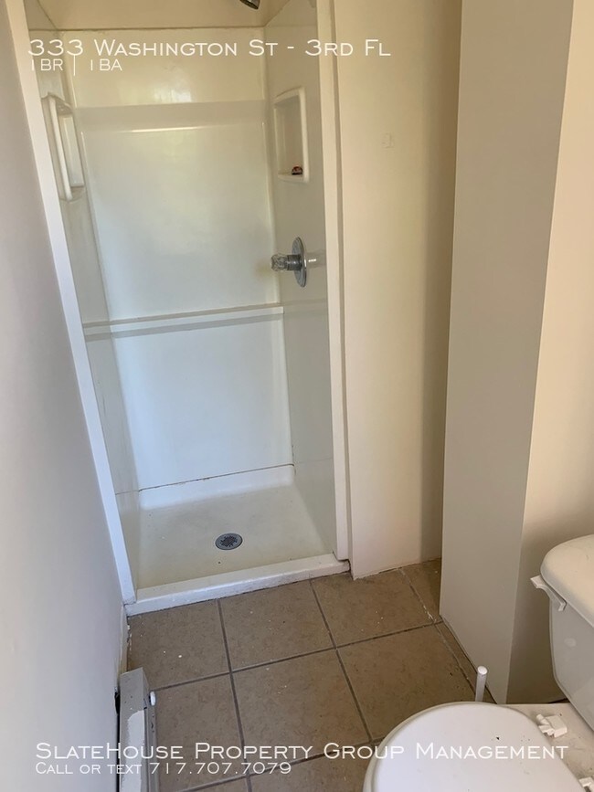 Building Photo - Cute 1 Bedroom Apartment!