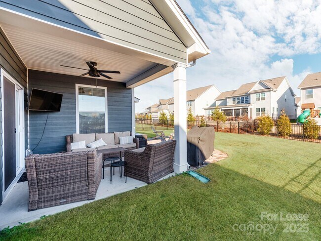Building Photo - 1063 Thoroughbred Dr.