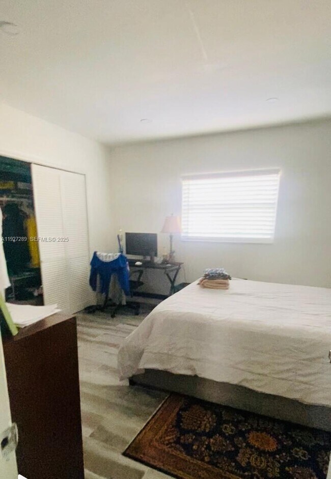 Building Photo - 1641 NW 9th St