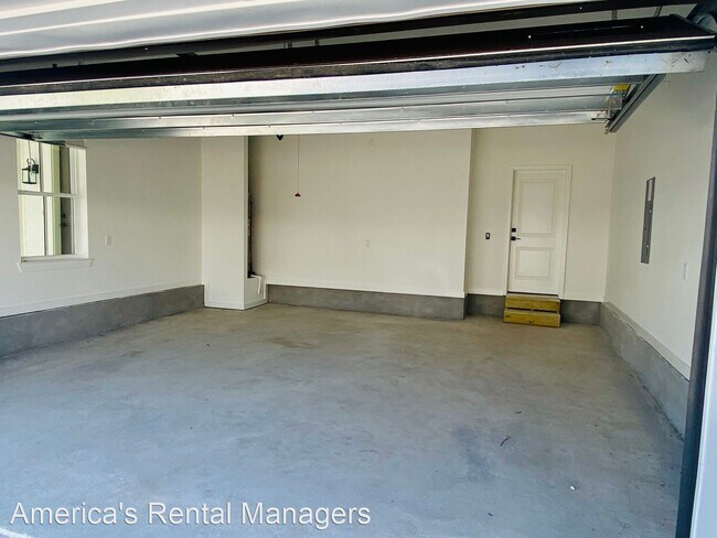 Building Photo - 4 br, 2.5 bath House - 4668 Casablanca Drive