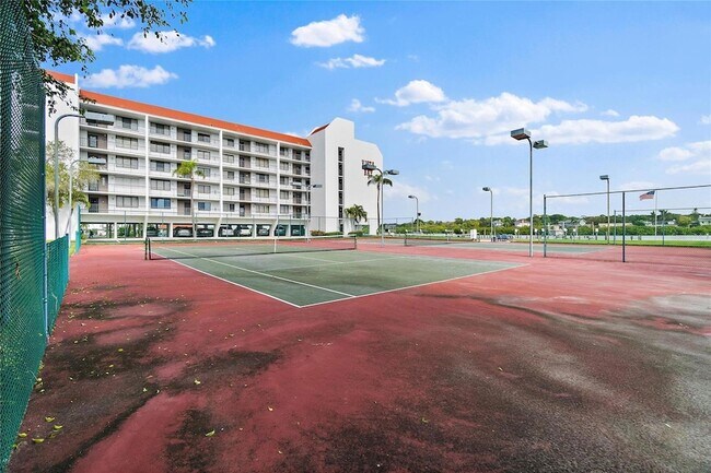 Building Photo - 19111 Vista Bay Dr