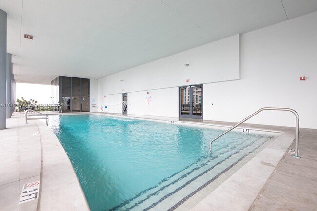 Building Photo - 1600 NE 1st Ave