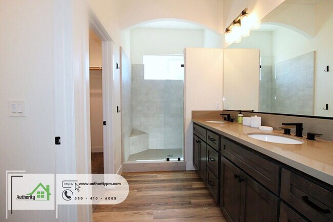 Building Photo - 4624 Pleasant Hills Dr