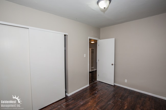 Building Photo - Charming & Spacious 3Bdm 2Ba Home with Private Yard in Las Vegas.