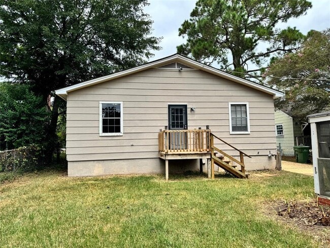 Building Photo - 2082 Johnson St