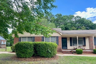 Building Photo - 728 Montclair Dr