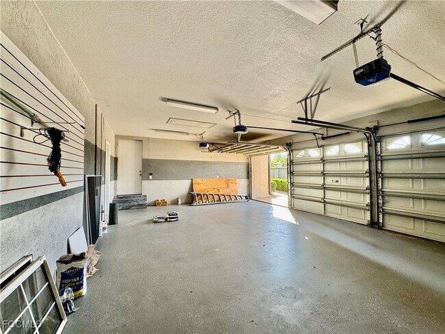 Building Photo - 14370 McGregor Blvd