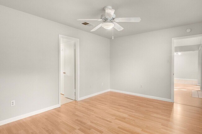 Building Photo - 11931 Rosethorn Dr